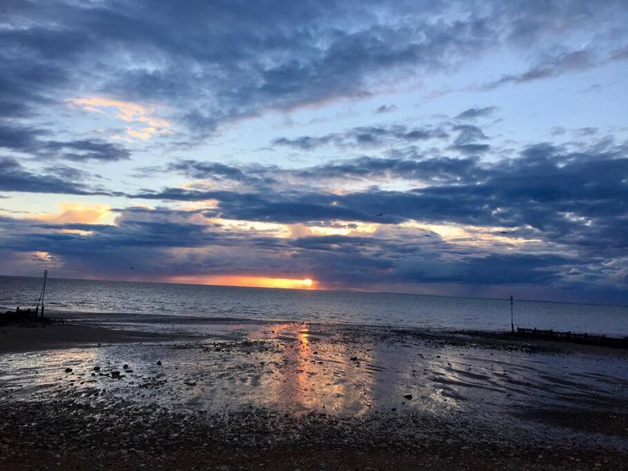 Entire Cosy Bungalow Close To Beach Heacham Exterior foto